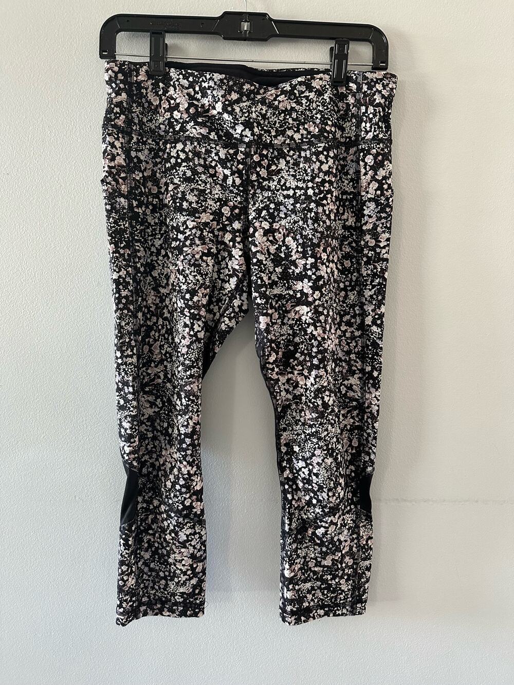 Lululemon Legging's Women's 8 Black Floral Pace Rival Crop Activewear Athleisure